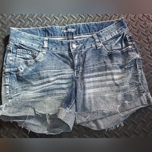 Amethyst Jeans Blue Washed Distressed Denim Shorts Size 14